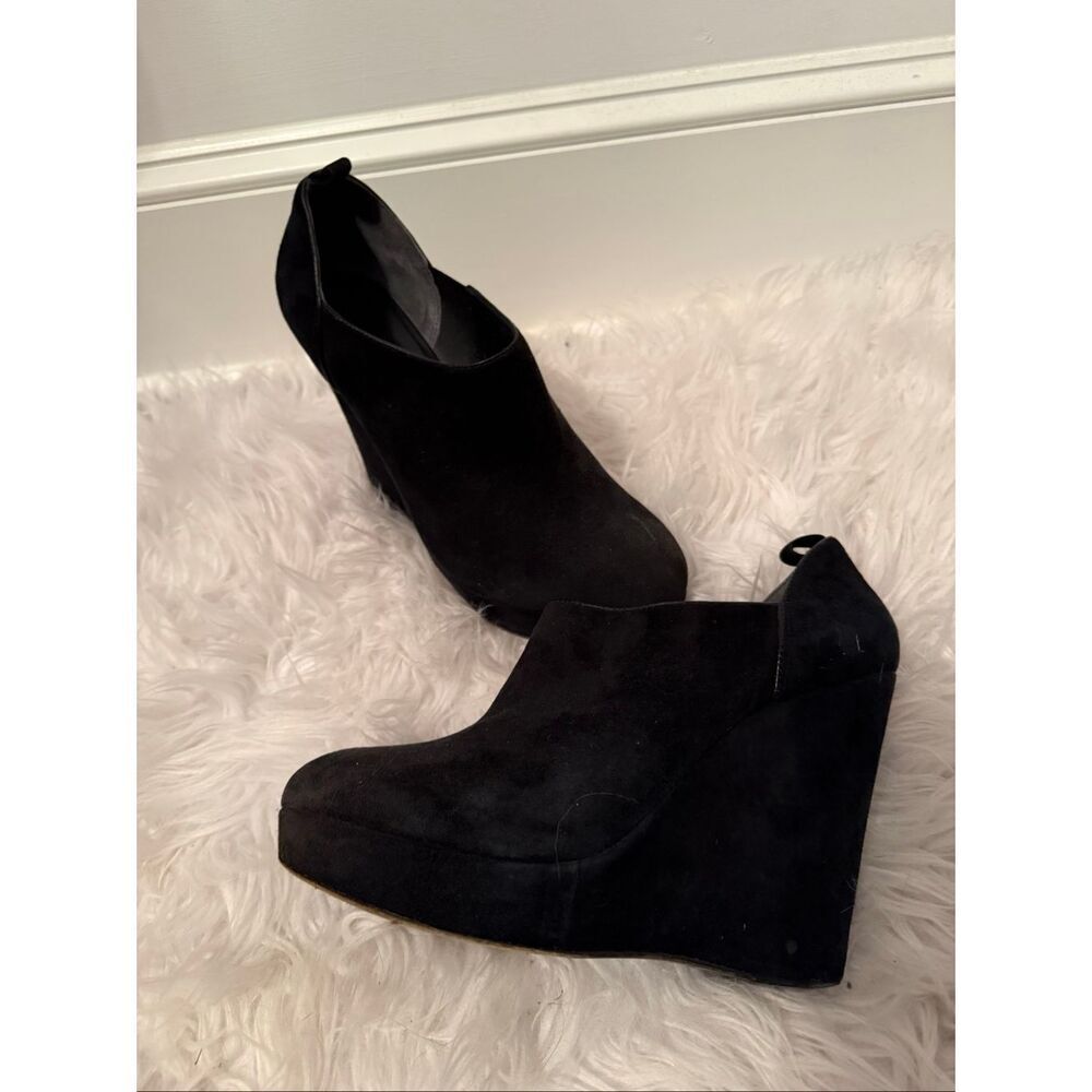 Pour La Victoire black suede platform bootie sz 10